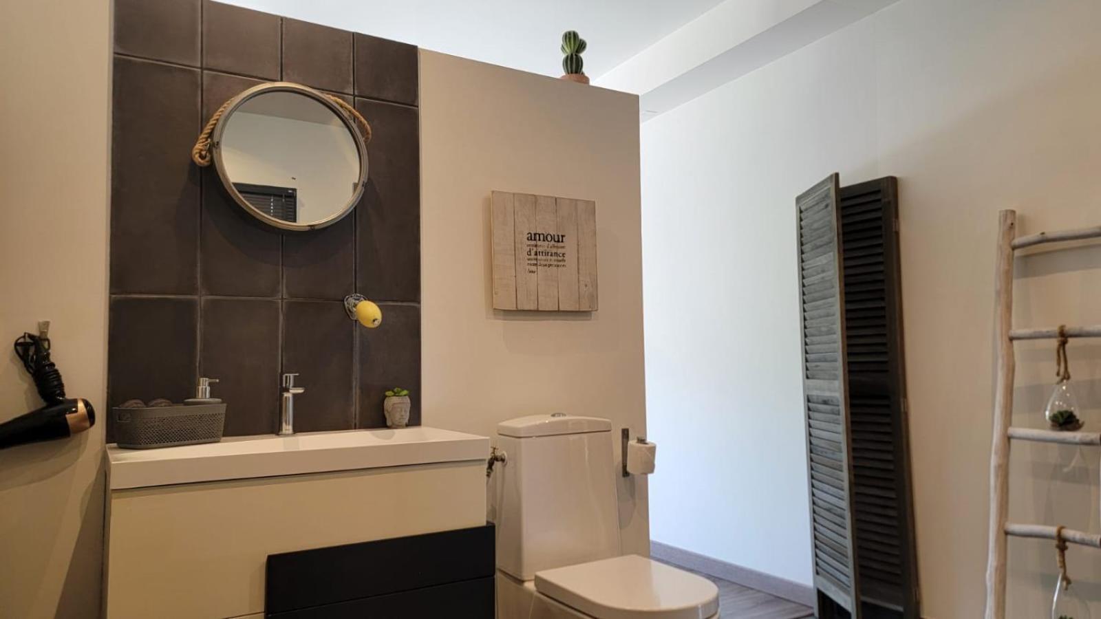 Chez Jeff & Aurelie Hotel Драгинян Екстериор снимка