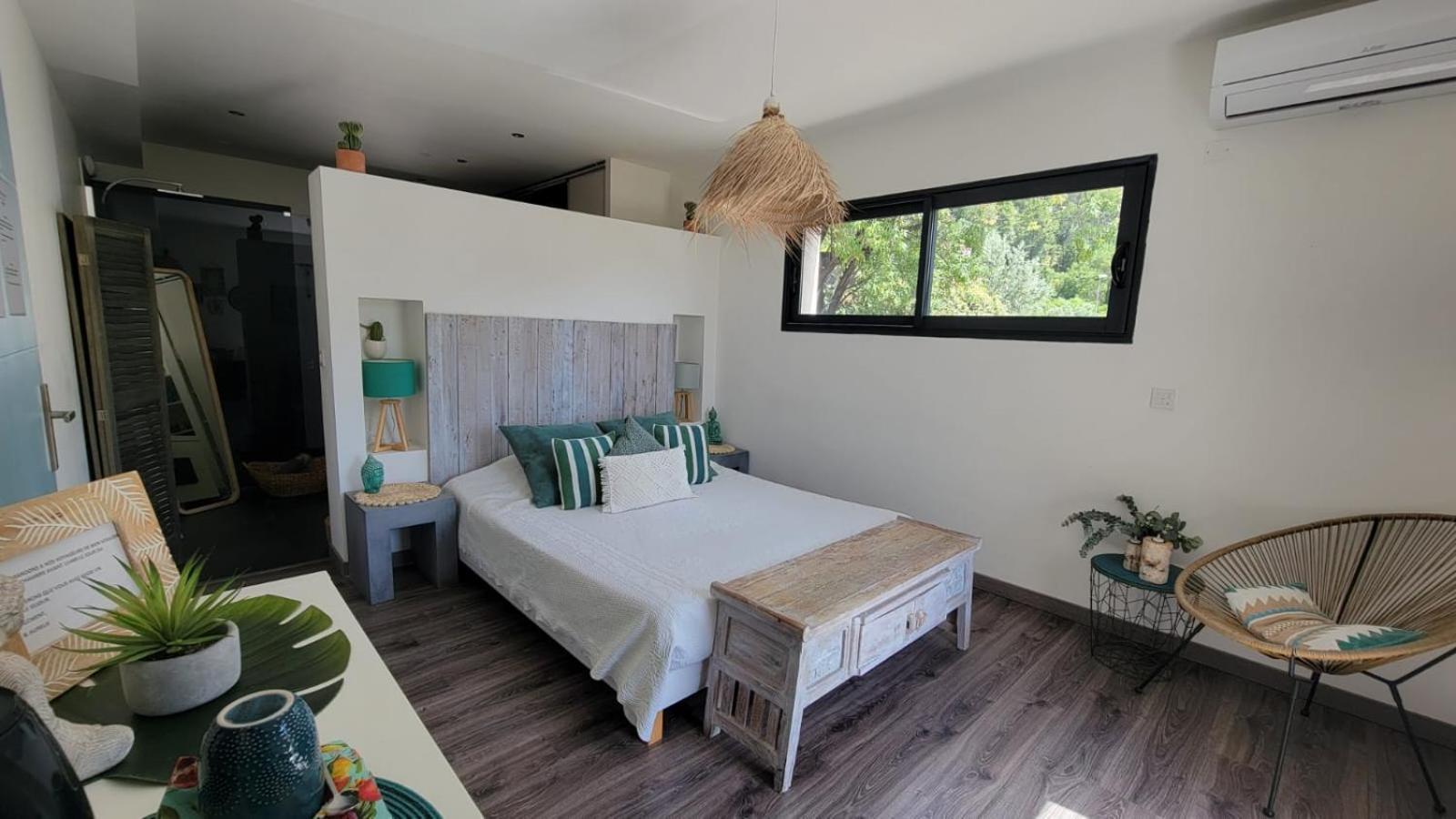 Chez Jeff & Aurelie Hotel Драгинян Екстериор снимка